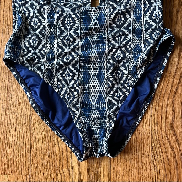 🆕 EUC La Blanca Plunge One Piece swimsuit Island Goddess size 8 - Picture 5 of 16